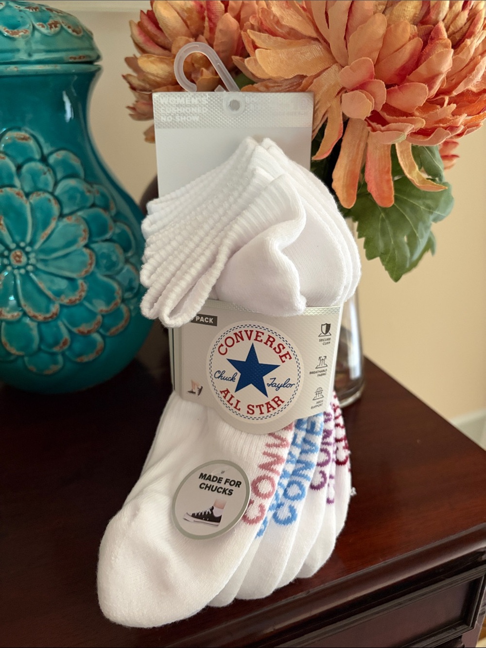 NWT Converse 6 pack women’s cushion no-show socks white